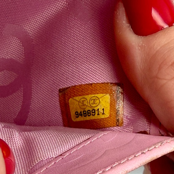 Chanel Pink Cambon Compact Bifold Wallet – Authentic | Full Set & COA - Picture 11 of 12